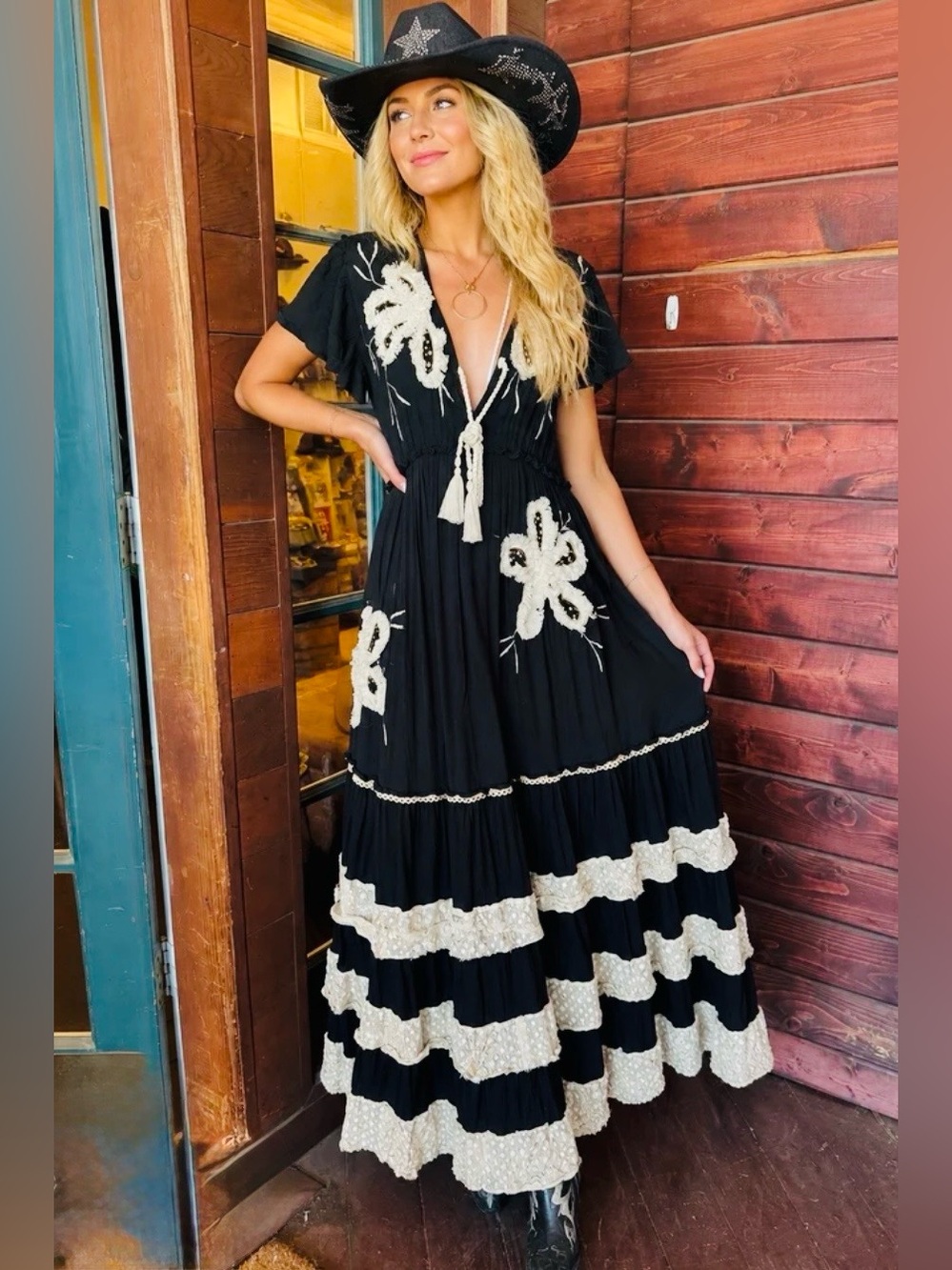 POL Patched Embroidered Sequin Maxi Dress Black Cream Tassel Tie Size Large New
